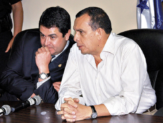 Lobo anuncia decreto para depurar policía