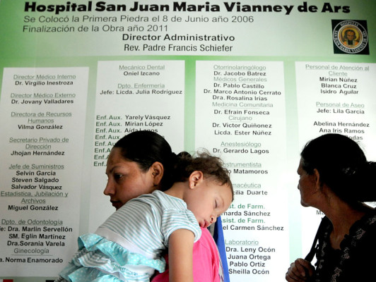 Sacerdote francés construye hospital en Ojojona