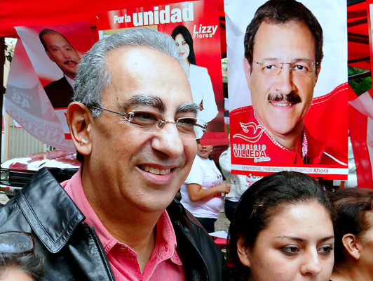 'Sutil conspiración' dejaría fuera a Lizzy Flores