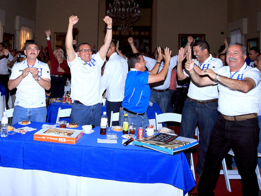 Presidente de Honduras celebró 2-2 ante México