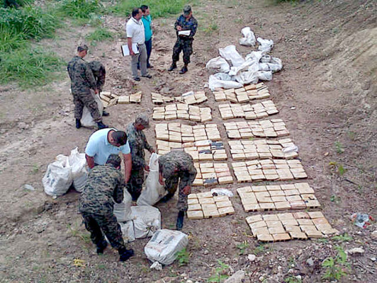 Incineran más de 400 kilos de cocaína