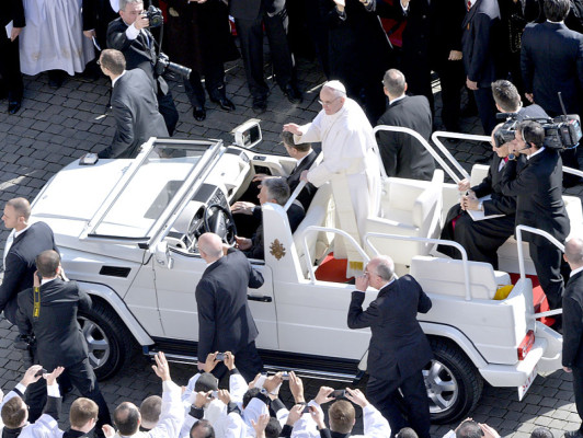 FOTOS: La multitudinaria asunción del Papa Francisco