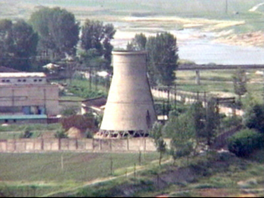 Norcorea amenaza con reanudar operación nuclear