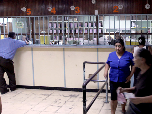 Informe revela escandalosa corrupción
