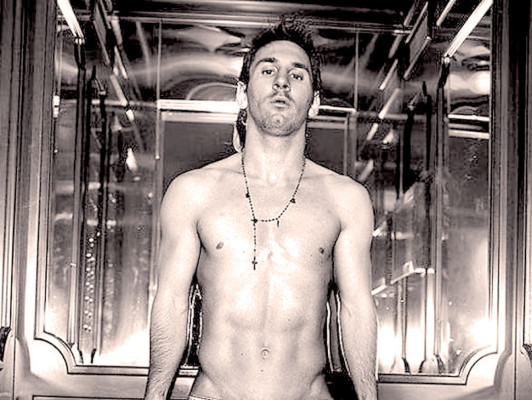 Messi muestra su lado sexy modelando calzoncillos