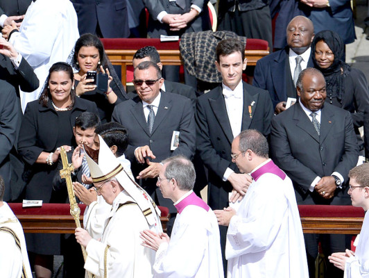 FOTOS: La multitudinaria asunción del Papa Francisco