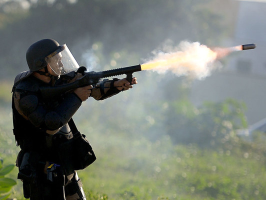 FOTOS: Violentos enfrentamientos previo al España-Italia