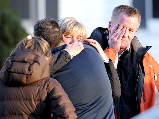 Tiroteo en escuela de EE UU deja 27 muertos