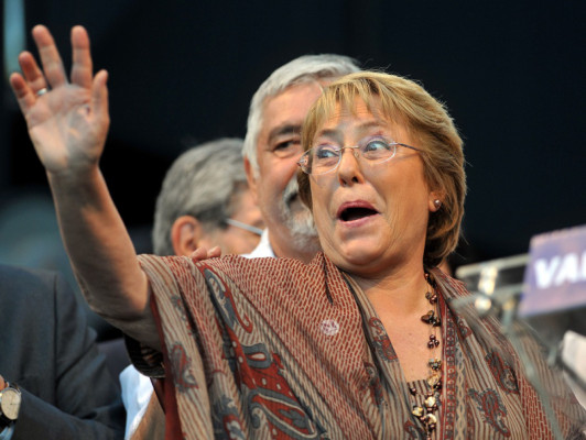 Bachelet amplia favorita en elecciones presidenciales