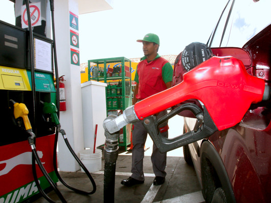 Anuncian rebaja de más de L.2 en gasolinas