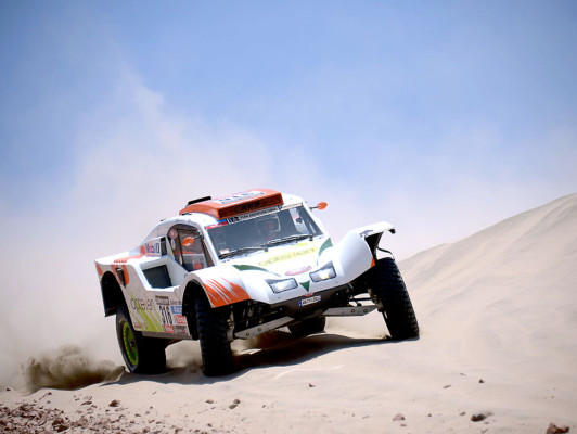 Combate de estrellas en el desierto peruano