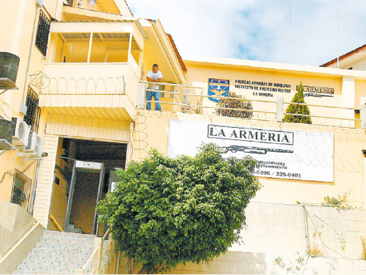 Armería oculta millonaria venta de armas