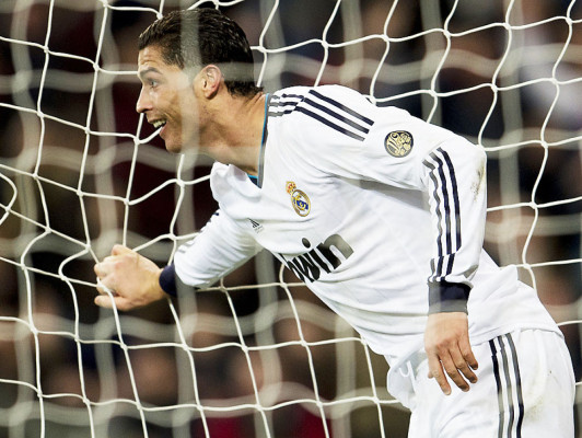 Triplete de Cristiano Ronaldo en goleada al Sevilla