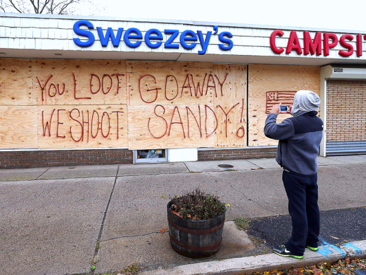Hondureños en Estados Unidos paralizados por el paso de Sandy