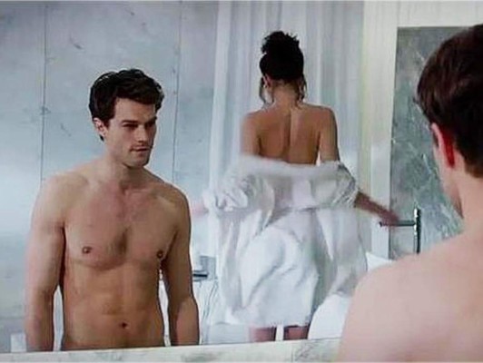 Intenso segundo trailer de 'Cincuenta Sombras de Grey'
