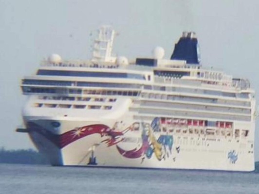 Honduras: Enorme crucero llega a Trujillo con más de 2,000 turistas