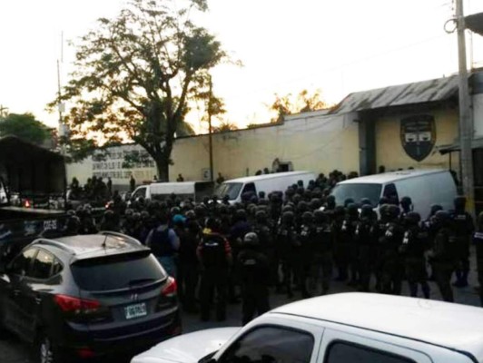 Fuera de control centros penales de Honduras