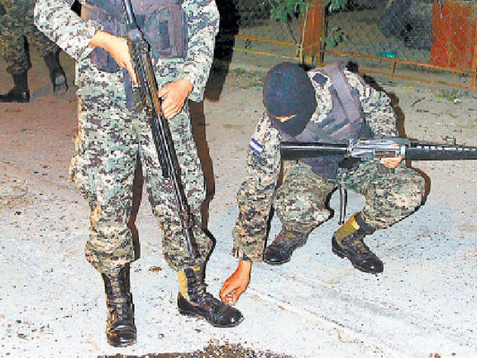 Juez dicta detención judicial a militares implicados en balacera