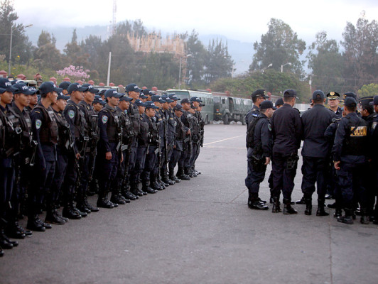 Militares seguirán en las calles hasta 2014