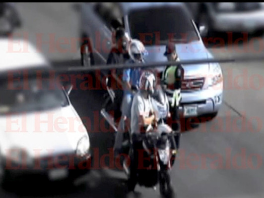 Honduras: Video registra crimen contra policía de Tránsito