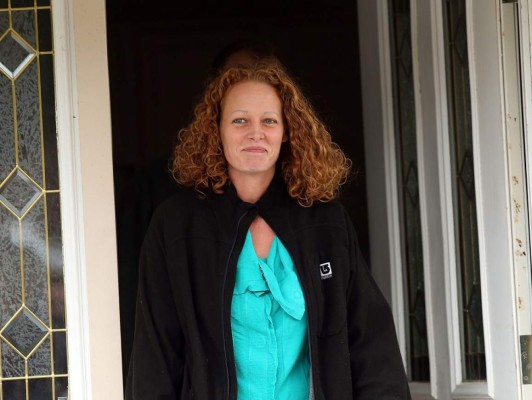 Ébola: juez aprueba que enfermera en cuarentena visite lugares públicos