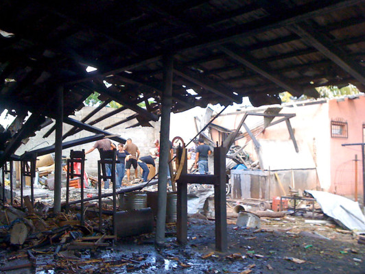 Explosión en cohetería deja dos muertos