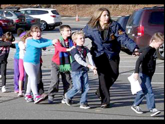 Tiroteo en escuela de EE UU deja 27 muertos