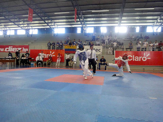 Honduras gana dos oros en taekwondo de los Juegos Universitarios