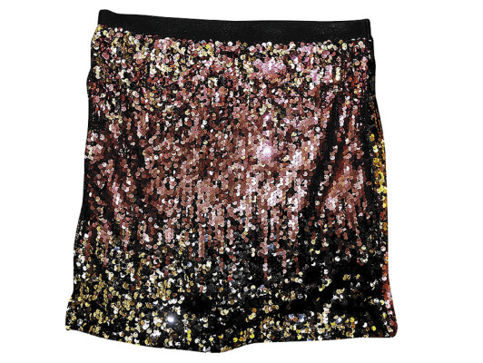 Destellos de glamour en su minifalda