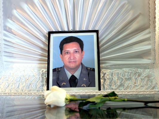 Auto de prisión para pandillero acusado del crimen de oficial