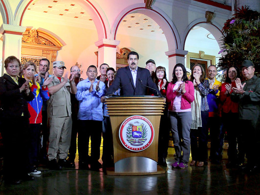 Chávez se recupera de operación: Nicolás Maduro
