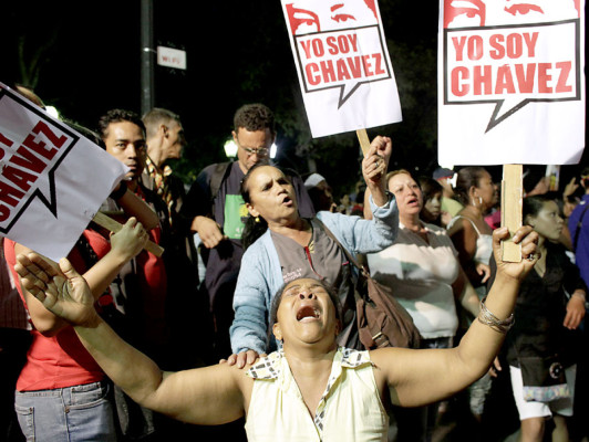 Los chavistas están endiosando a Hugo Chávez