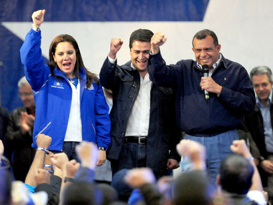 Porfirio Lobo: 'No hay que empañar el proceso'