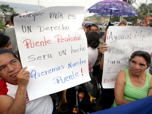 Pobladores de La Cañada provocan caos en anillo periférico