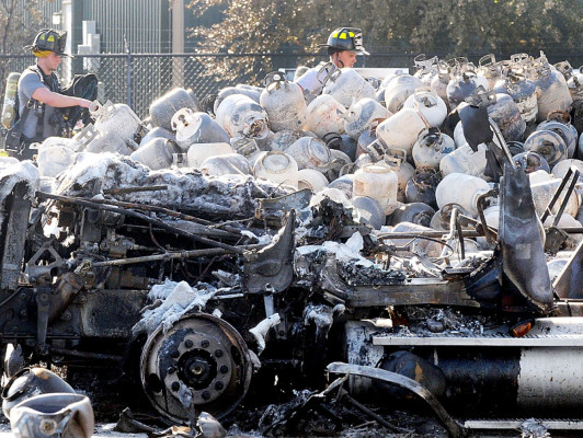 Al menos 8 heridos en explosión de planta de gas en Florida