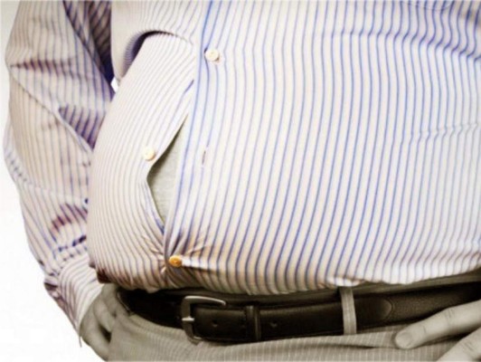 Hombres con barriga