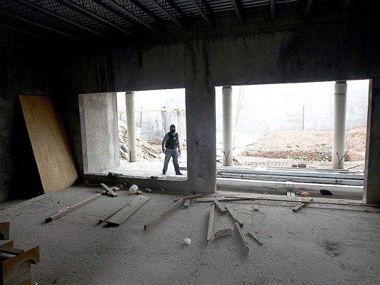 Lujo y despilfarro en las residencias del exdirector del Seguro Social