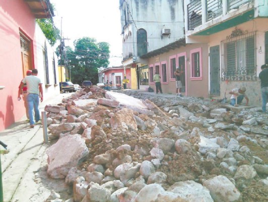 Reconstruyen Paseo Los Monumentos