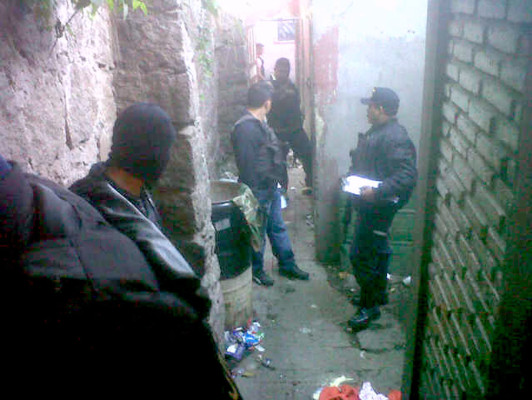 Hallan fotos de Miguel Pastor y Quique Ortez en centro de brujería