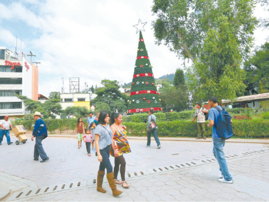 Hondureños recibirán 2013 con incertidumbre