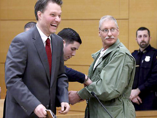 Lo declaran inocente tras pasar 23 años en prisión