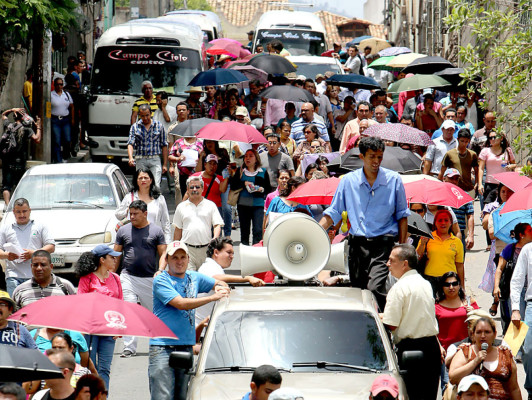 Al menos 963 docentes serán sancionados por abandonar las aulas