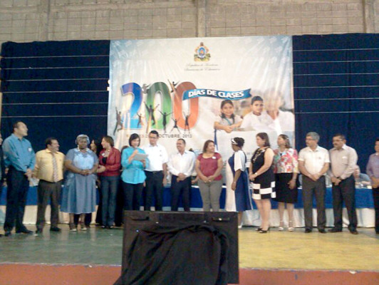 Gobierno de Honduras conmemora hoy los 200 días de clase