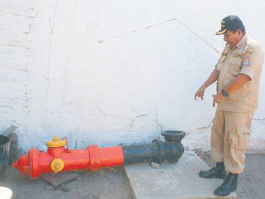Bomberos instalan nuevos hidrantes en Choluteca