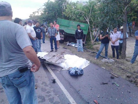 Un muerto en accidente vial en carretera al oriente de Honduras