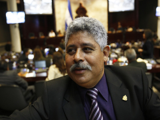 Destitución de Rubí es parte de agenda oculta