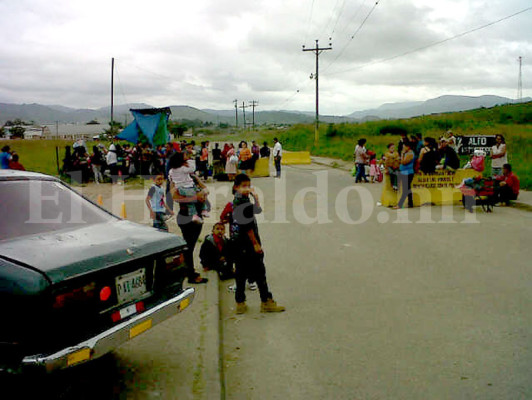 Presidente de Honduras ordena militarizar PN