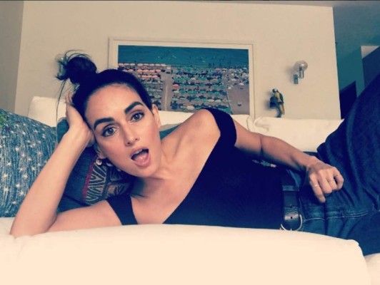 Ana de la Reguera quiere llamar la atención de Maluma con fotos en ropa interior