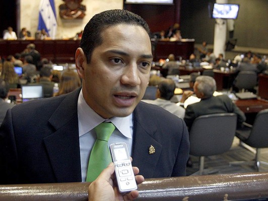 Piden aumento de salario para diputados