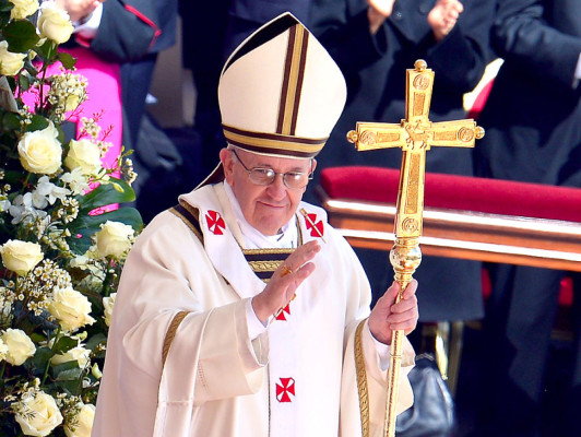 Papa Francisco inicia su era pontificia por los pobres